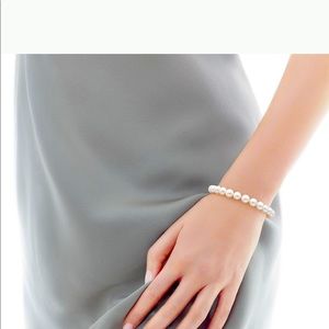 Tiffany & Co. Essential Pearls Bracelet.